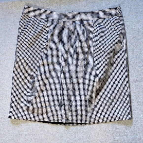 GAP Black and White Designed Pencil Skirt with Pockets (Size: 6) - Picture 9 of 13